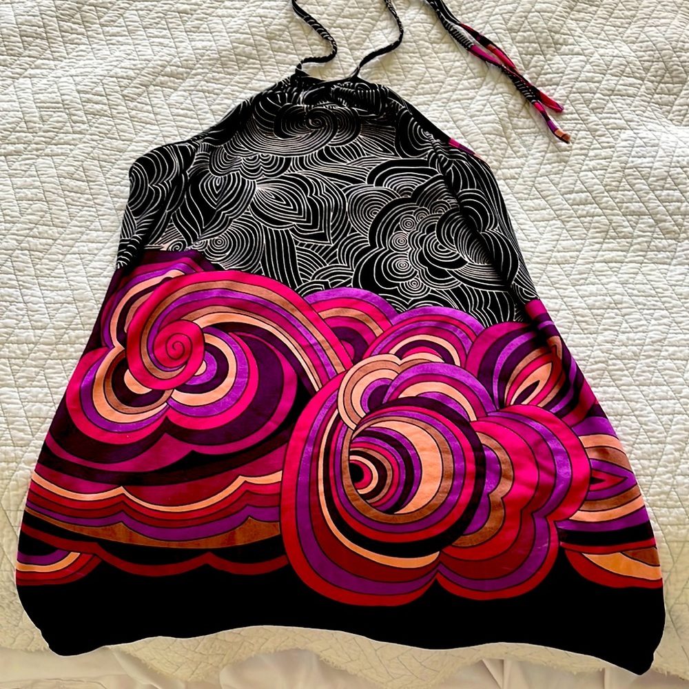 Unknown brand but great condition and super cute